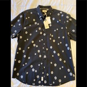 BRAND NEW WITH TAGS men’s button up!